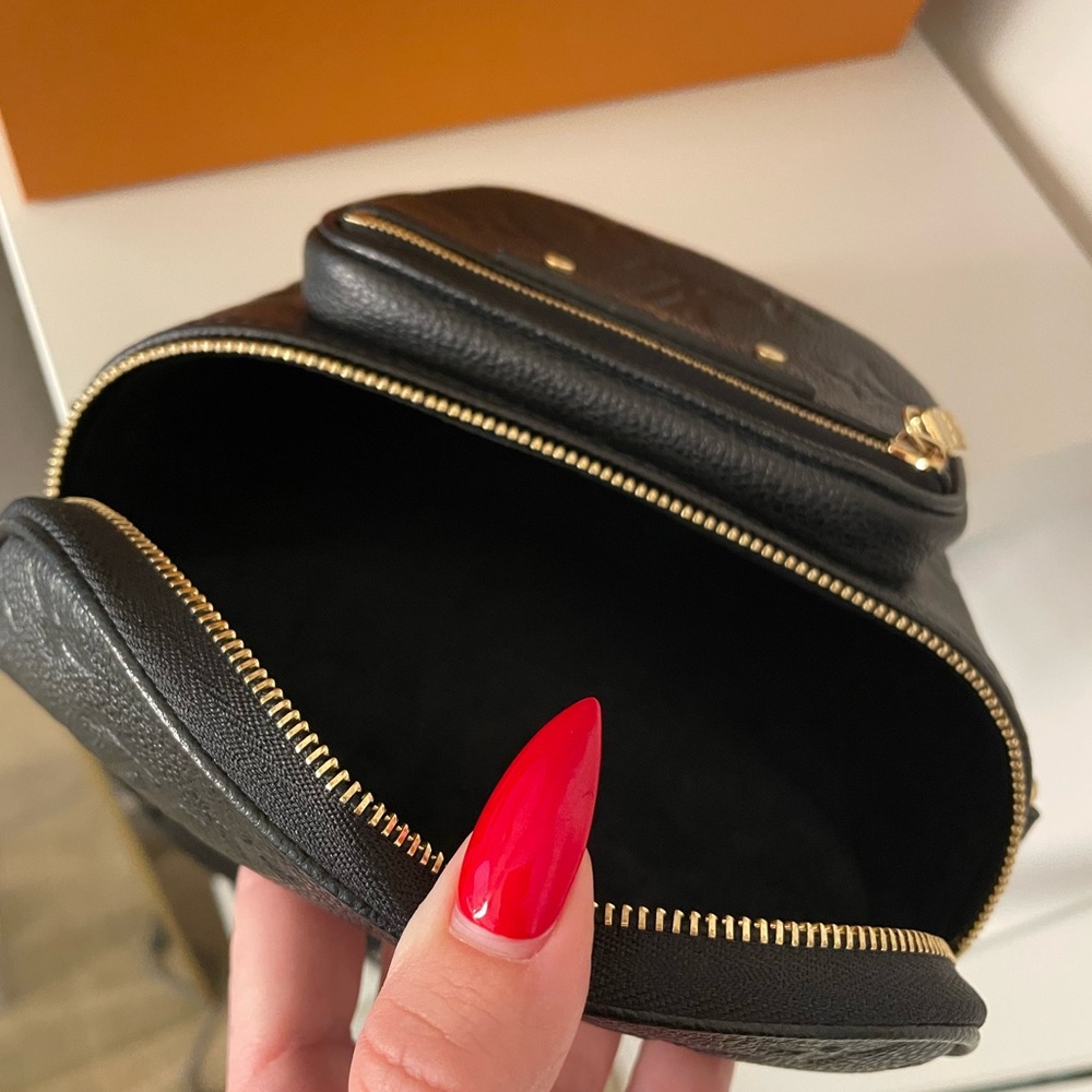 Louis Vuitton Mini Bumbag - Picture 4 of 14